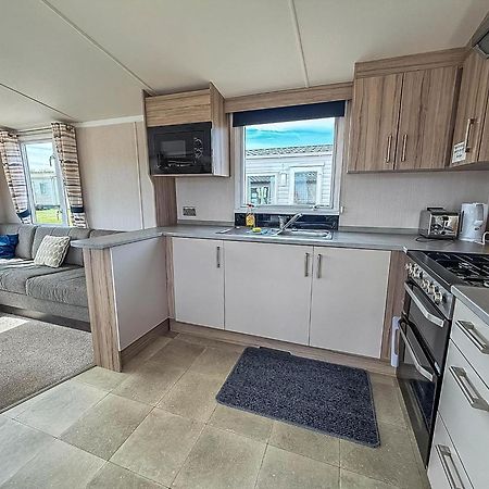 6 Berth Caravan With Decking At Sunnydale Holiday Park Ref 35243Kg Louth  Exterior photo